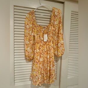 L*Space Cassidy What in Carnation coverup dress. Retro daisy pattern. Size M NWT